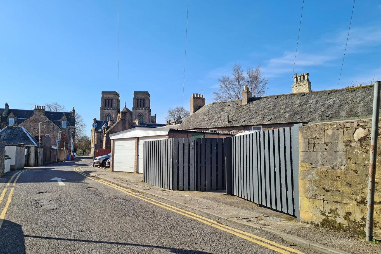 Alexander Cottage Inverness Exterior photo